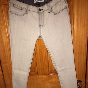 👖 Circa skinny jeans